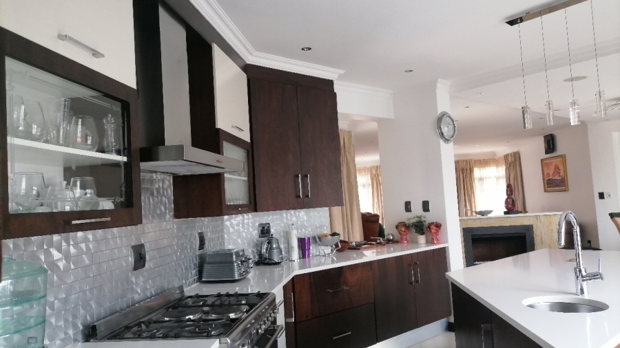 5 Bedroom Property for Sale in Serengeti Lifestyle Estate Gauteng
