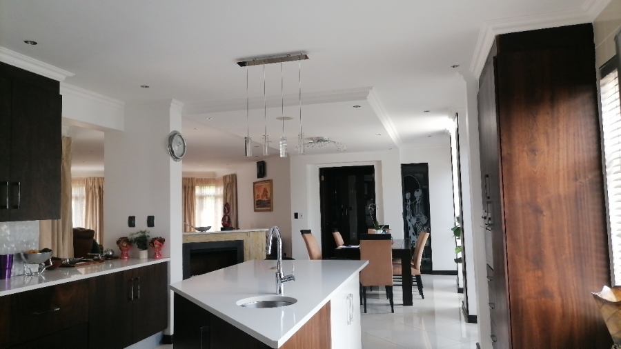 5 Bedroom Property for Sale in Serengeti Lifestyle Estate Gauteng
