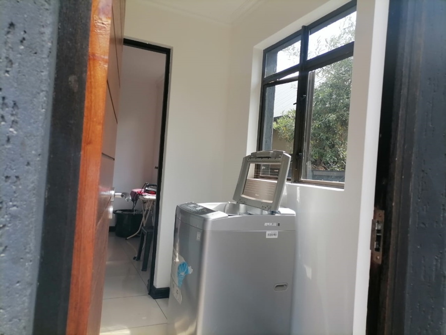5 Bedroom Property for Sale in Serengeti Lifestyle Estate Gauteng
