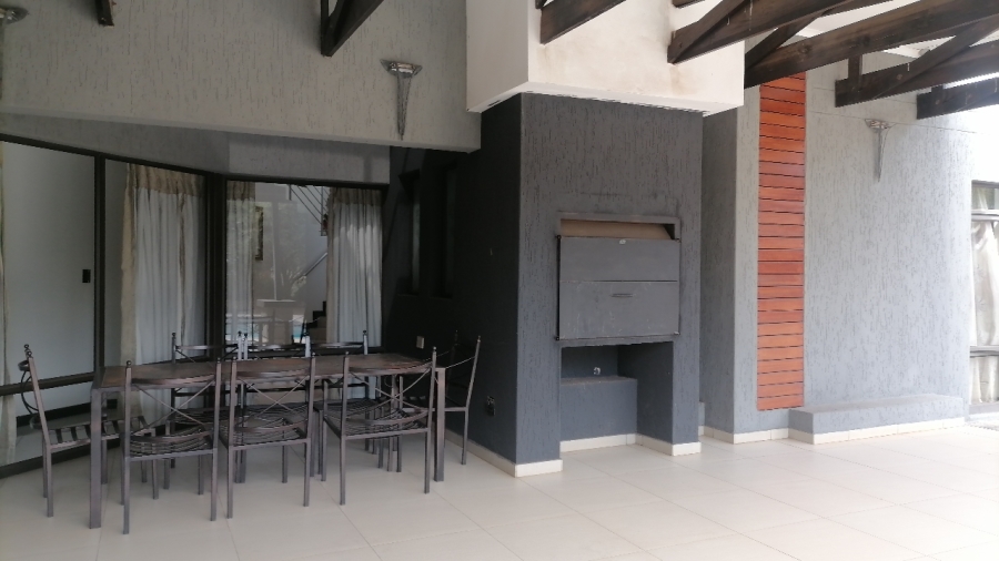 5 Bedroom Property for Sale in Serengeti Lifestyle Estate Gauteng