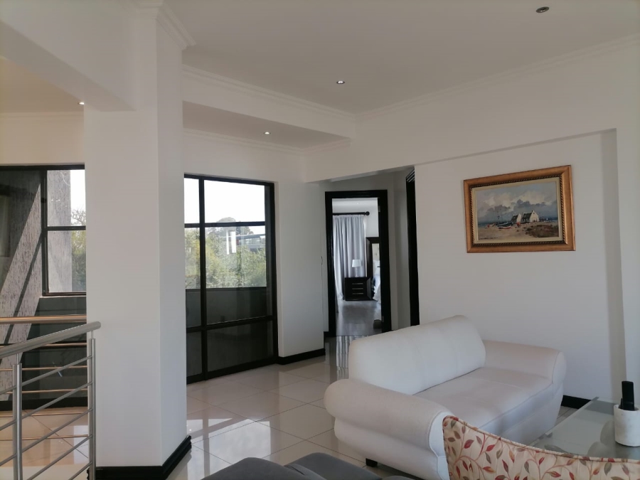 5 Bedroom Property for Sale in Serengeti Lifestyle Estate Gauteng