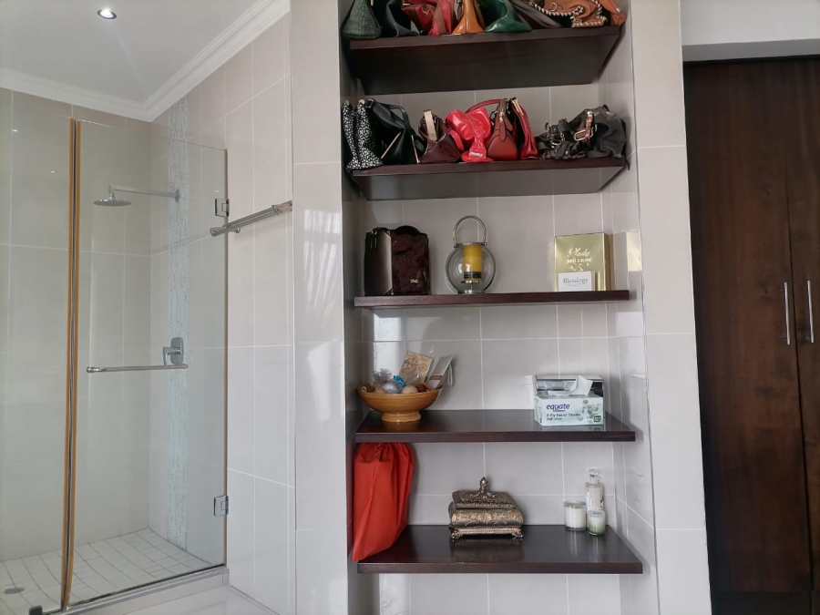 5 Bedroom Property for Sale in Serengeti Lifestyle Estate Gauteng