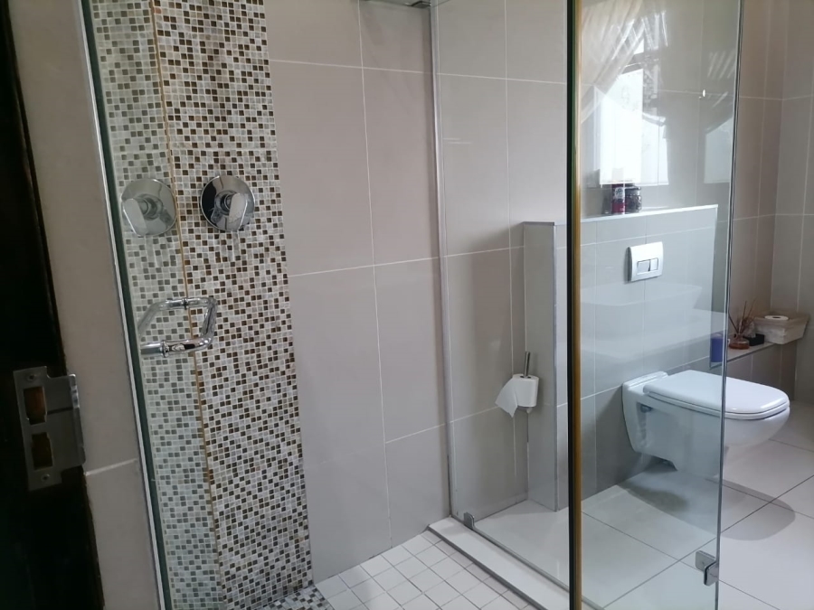 5 Bedroom Property for Sale in Serengeti Lifestyle Estate Gauteng