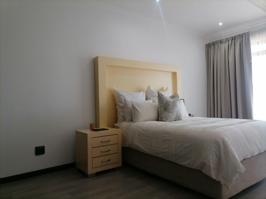 5 Bedroom Property for Sale in Serengeti Lifestyle Estate Gauteng