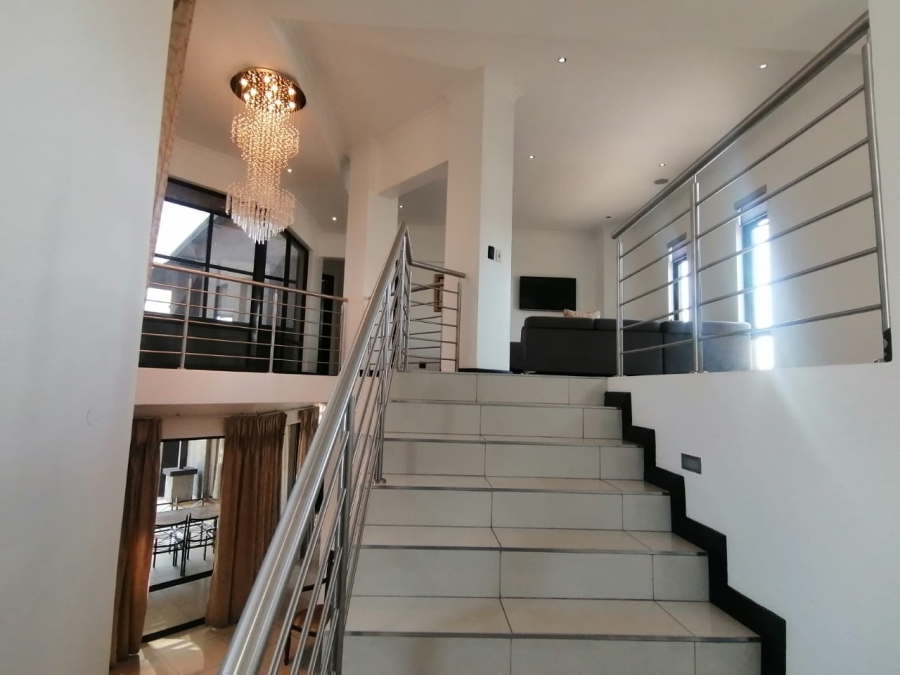 5 Bedroom Property for Sale in Serengeti Lifestyle Estate Gauteng