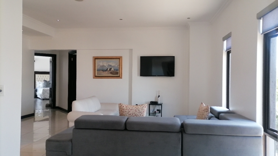 5 Bedroom Property for Sale in Serengeti Lifestyle Estate Gauteng