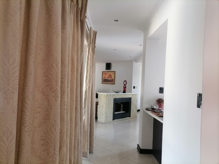 5 Bedroom Property for Sale in Serengeti Lifestyle Estate Gauteng