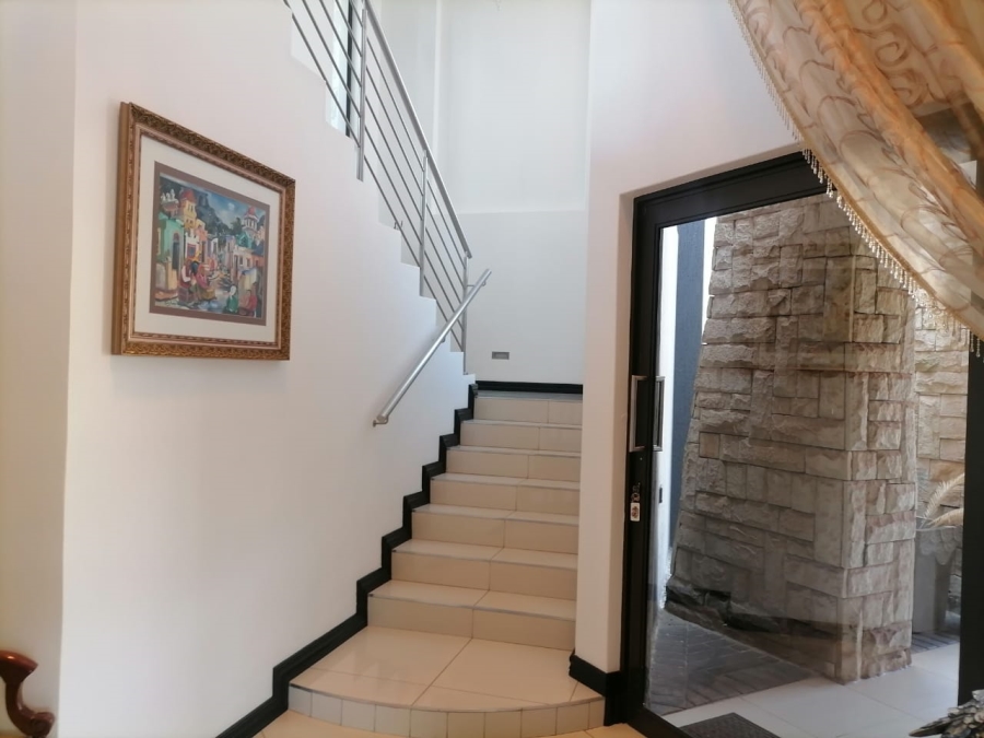 5 Bedroom Property for Sale in Serengeti Lifestyle Estate Gauteng