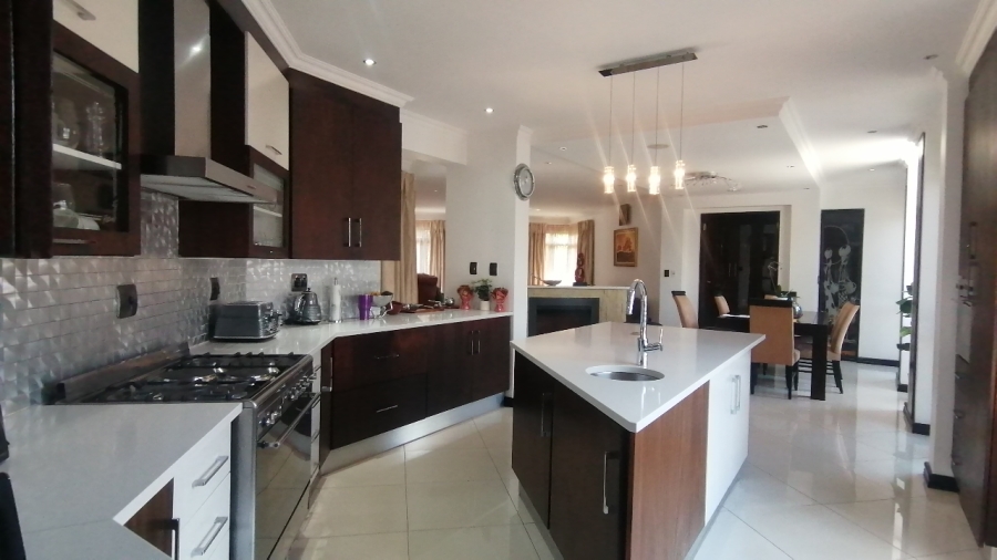 5 Bedroom Property for Sale in Serengeti Lifestyle Estate Gauteng