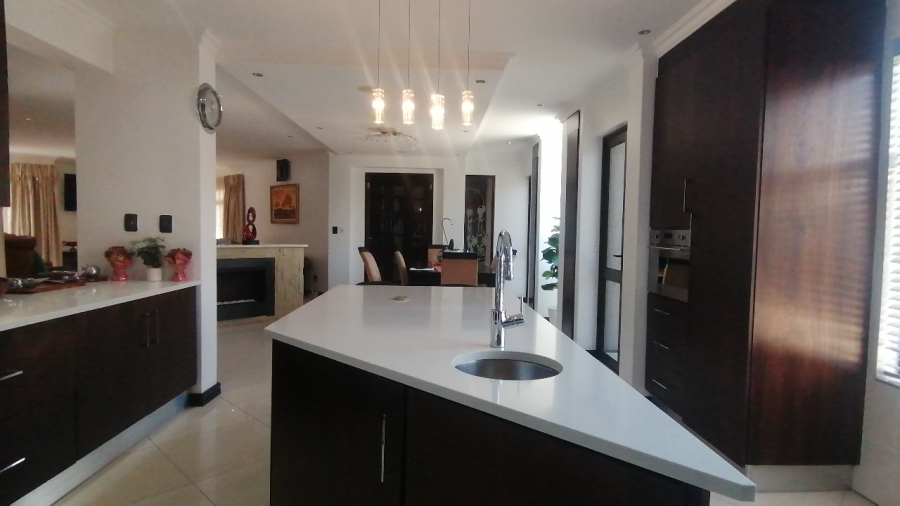 5 Bedroom Property for Sale in Serengeti Lifestyle Estate Gauteng