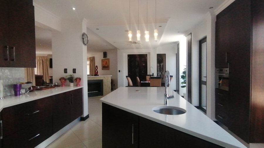 5 Bedroom Property for Sale in Serengeti Lifestyle Estate Gauteng