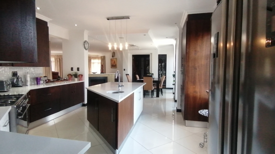 5 Bedroom Property for Sale in Serengeti Lifestyle Estate Gauteng