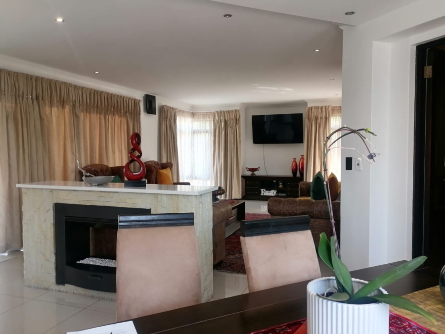 5 Bedroom Property for Sale in Serengeti Lifestyle Estate Gauteng