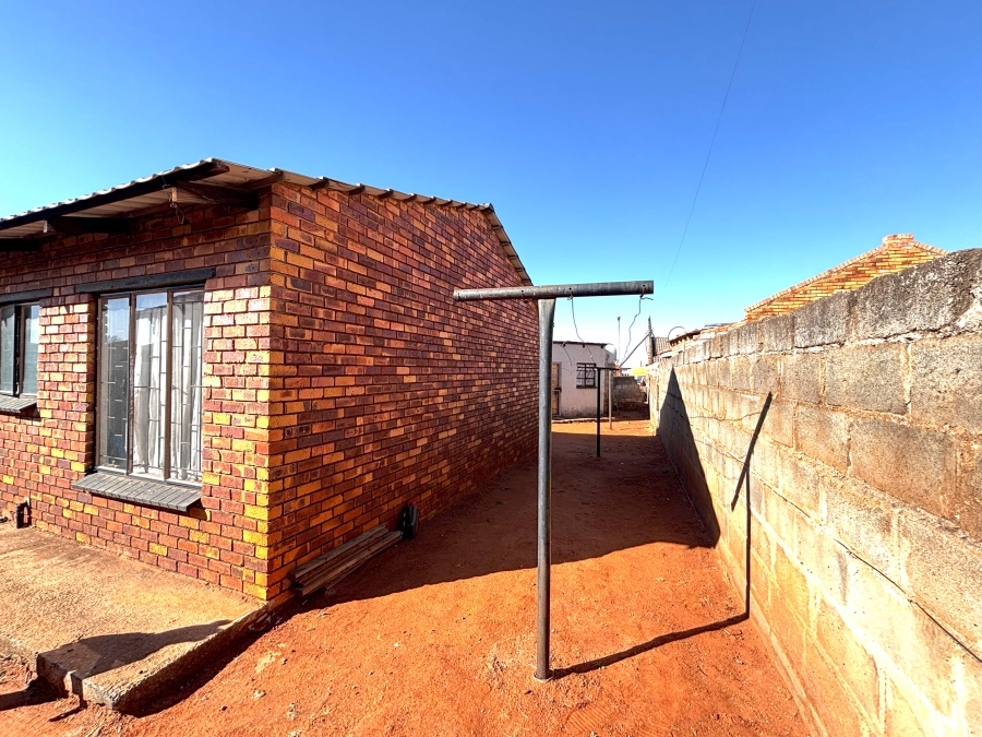 5 Bedroom Property for Sale in Elindinga Gauteng