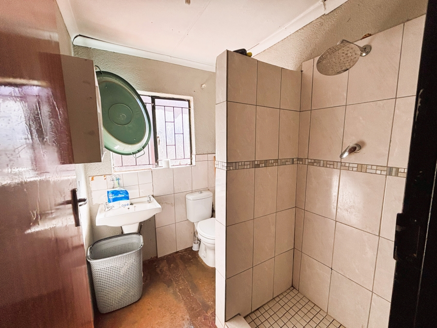 5 Bedroom Property for Sale in Elindinga Gauteng