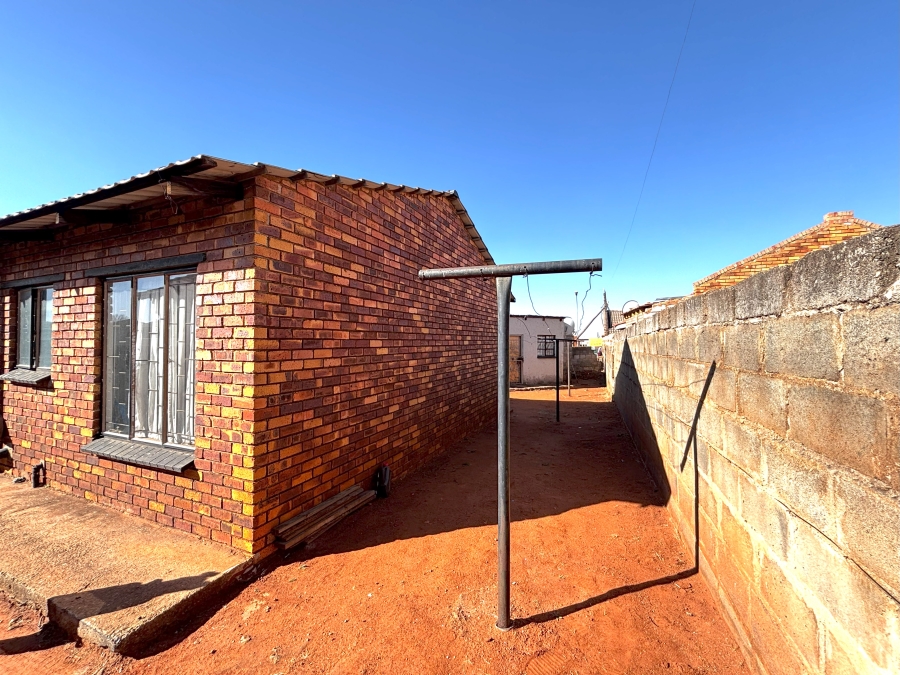 5 Bedroom Property for Sale in Elindinga Gauteng