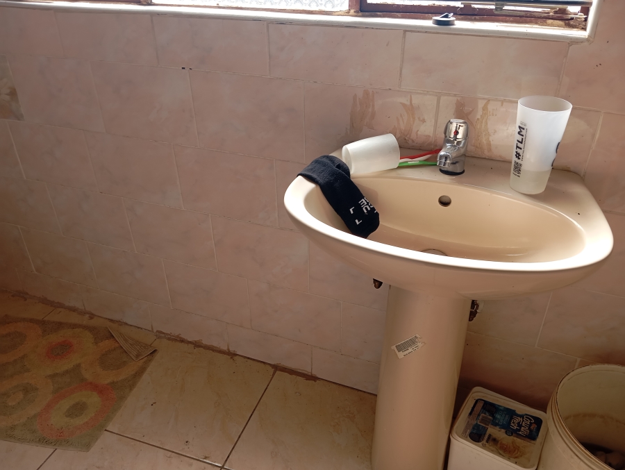 2 Bedroom Property for Sale in Winterveldt Gauteng