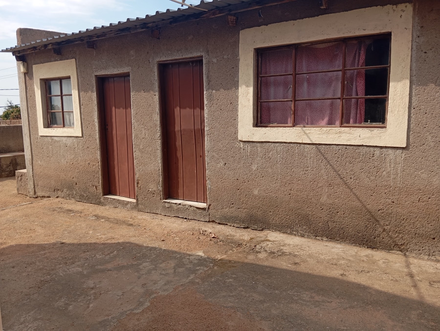 2 Bedroom Property for Sale in Winterveldt Gauteng