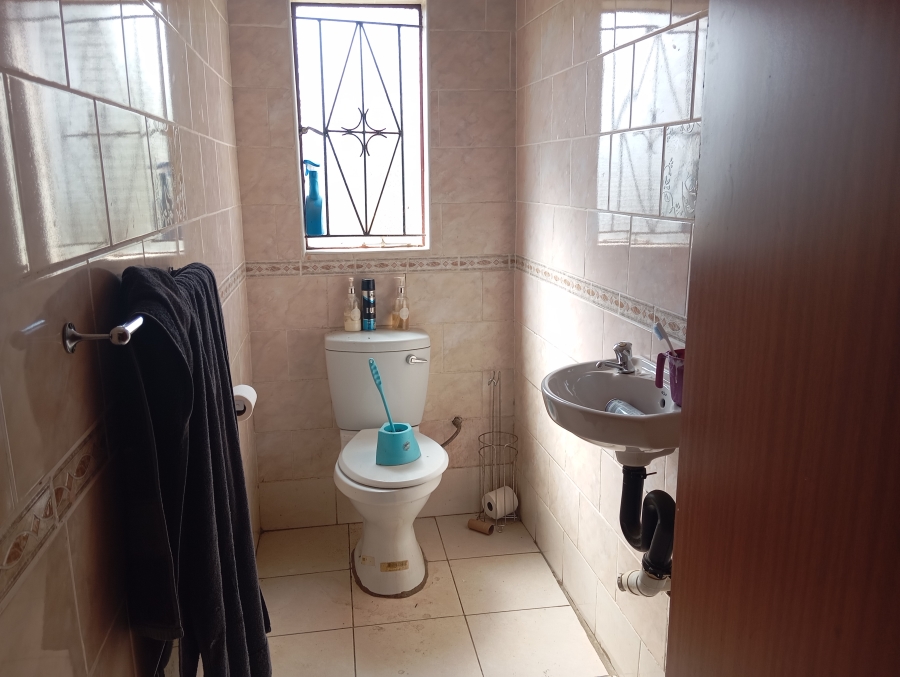 2 Bedroom Property for Sale in Winterveldt Gauteng