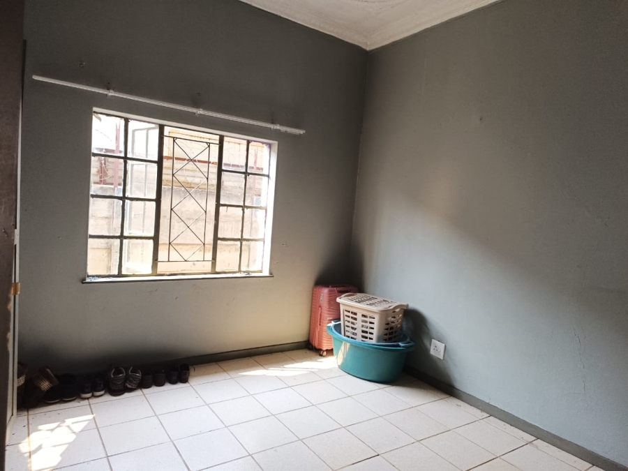 6 Bedroom Property for Sale in Randgate Gauteng