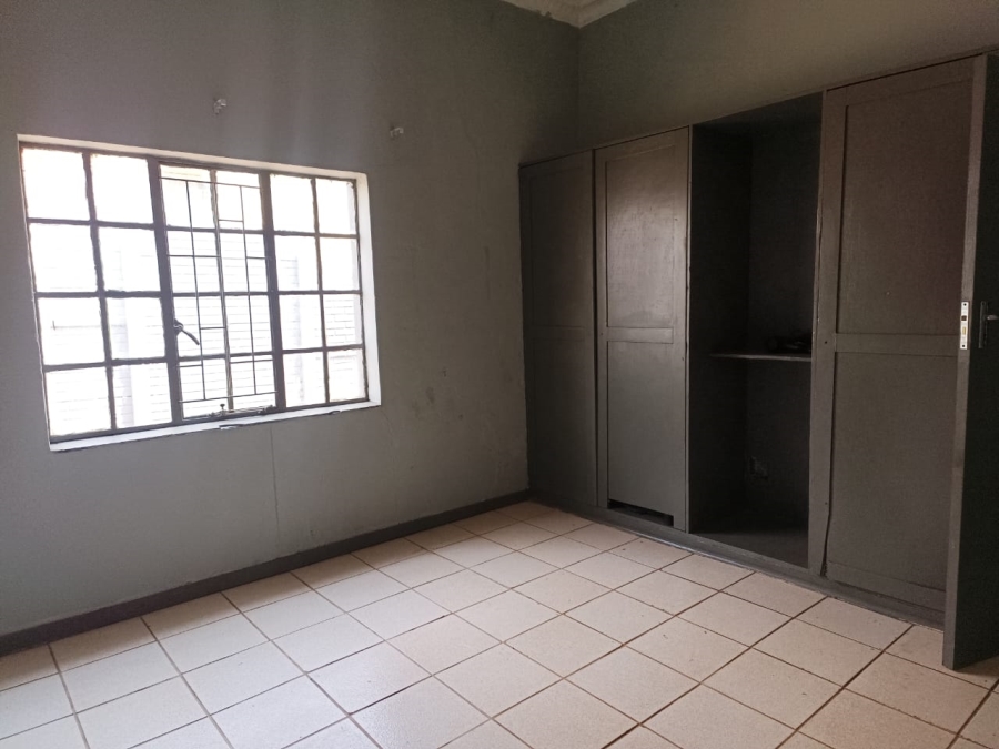 6 Bedroom Property for Sale in Randgate Gauteng