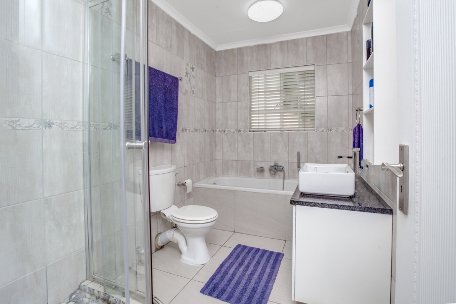 4 Bedroom Property for Sale in Boskruin Gauteng