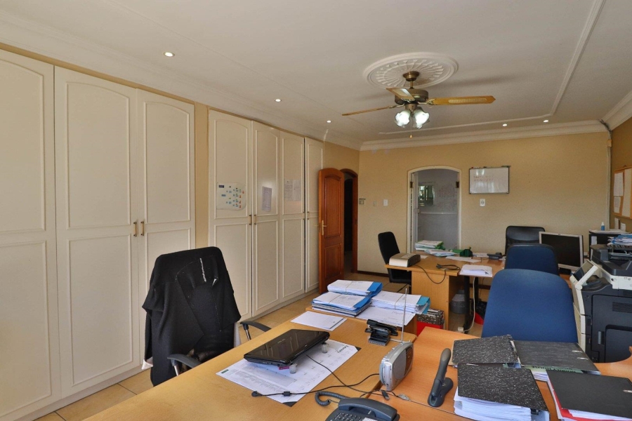 7 Bedroom Property for Sale in Linmeyer Gauteng