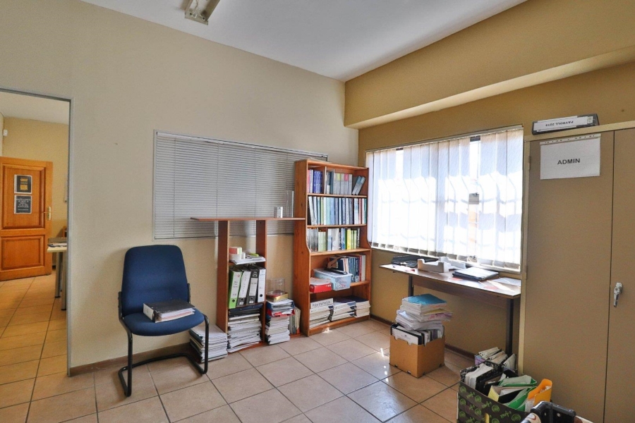 7 Bedroom Property for Sale in Linmeyer Gauteng