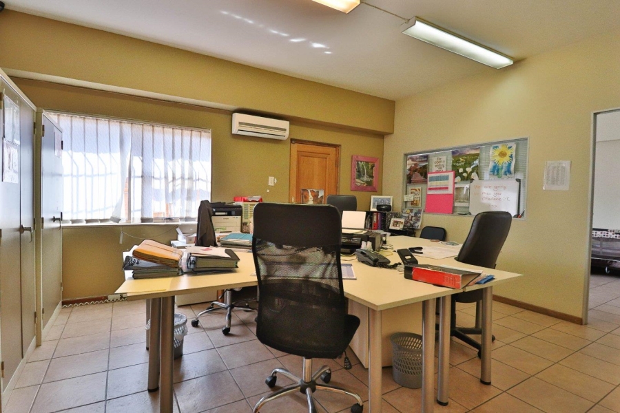 7 Bedroom Property for Sale in Linmeyer Gauteng