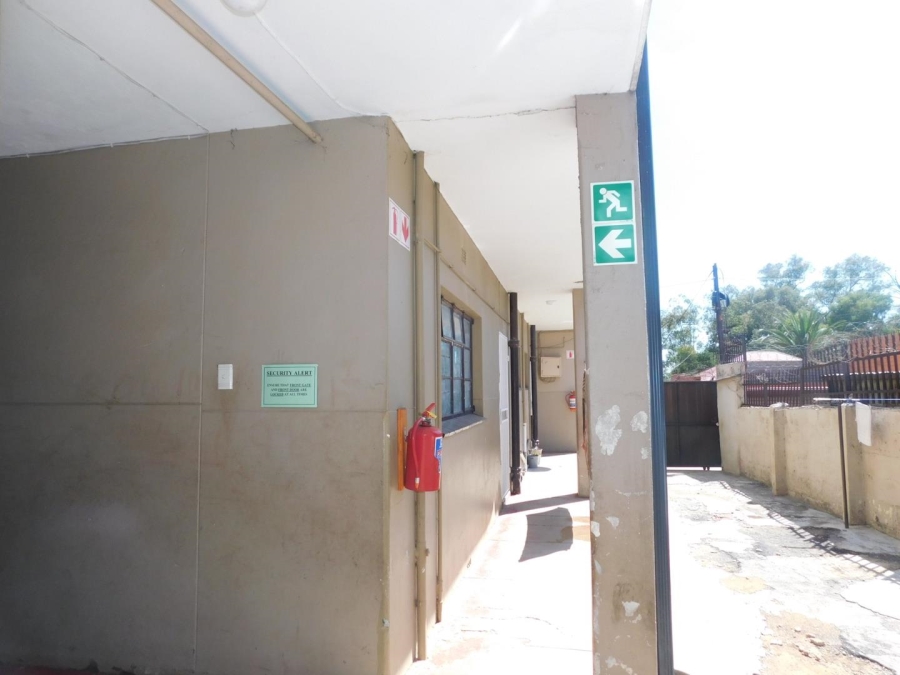 To Let 1 Bedroom Property for Rent in Turffontein Gauteng