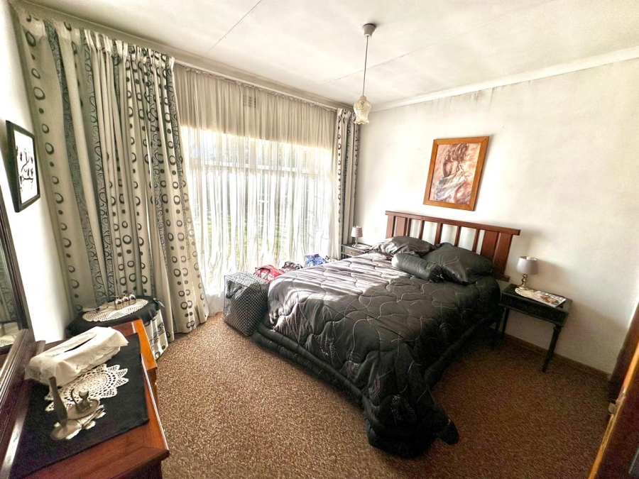 4 Bedroom Property for Sale in Sonland Park Gauteng