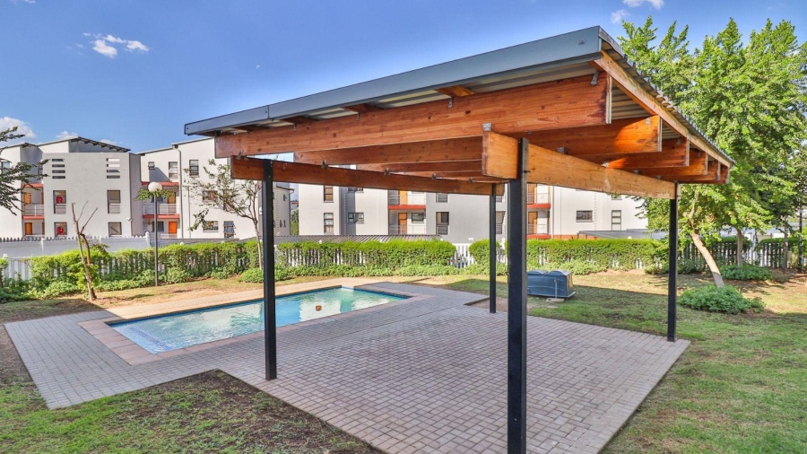 2 Bedroom Property for Sale in Barbeque Downs Gauteng