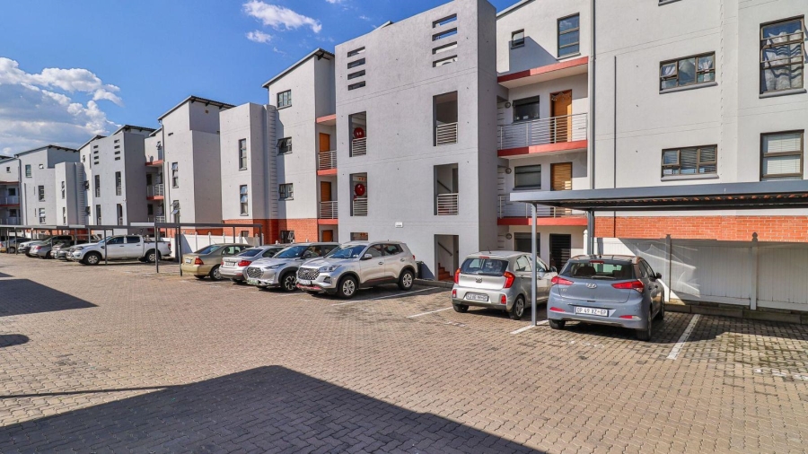 2 Bedroom Property for Sale in Barbeque Downs Gauteng