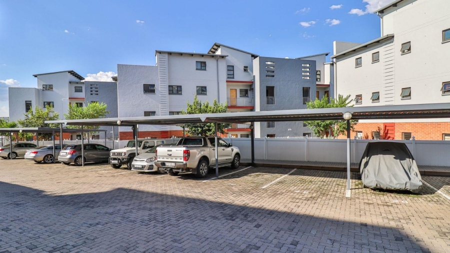 2 Bedroom Property for Sale in Barbeque Downs Gauteng