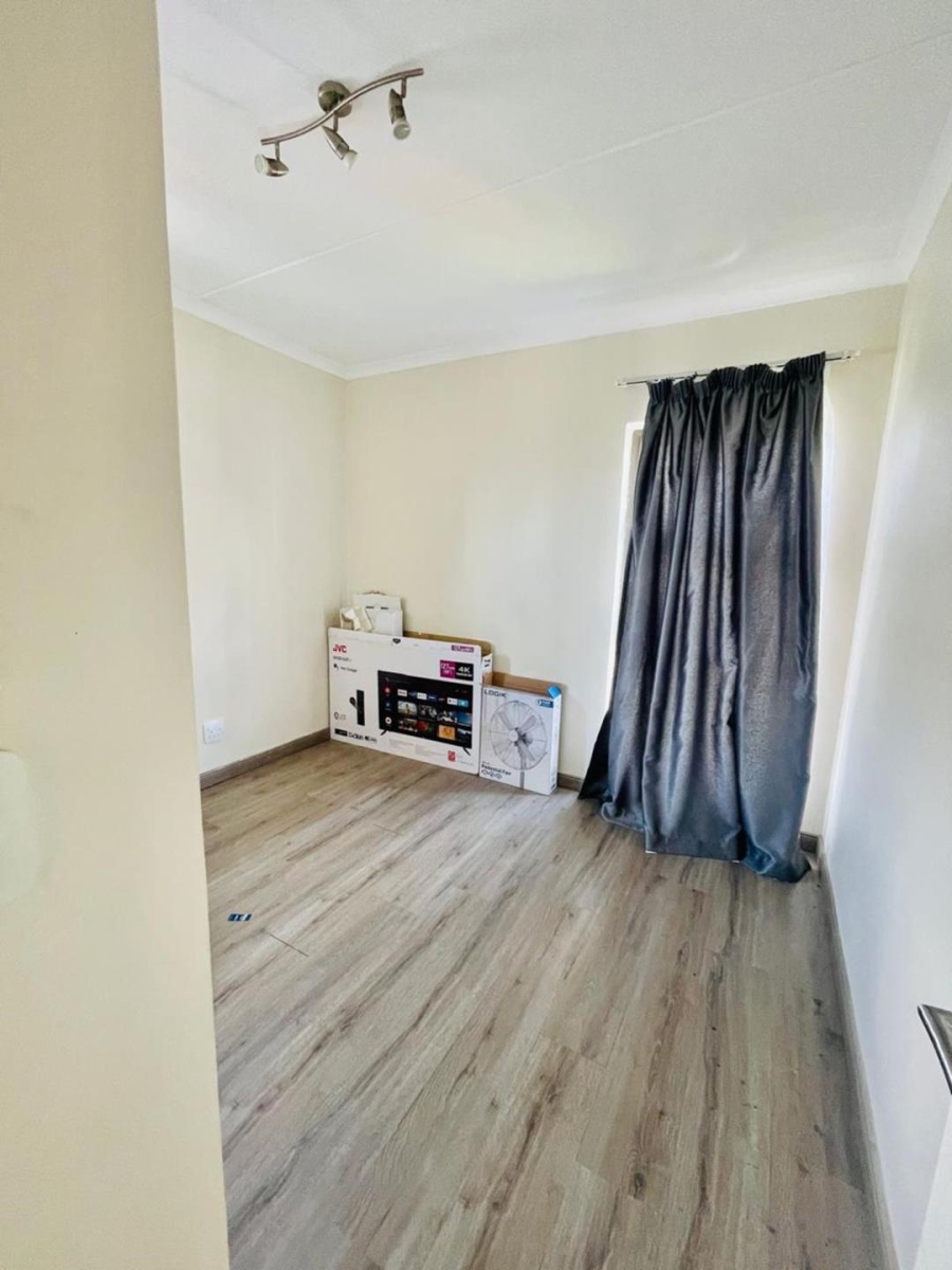 3 Bedroom Property for Sale in Barbeque Downs Gauteng