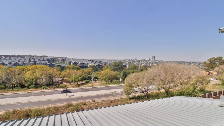 3 Bedroom Property for Sale in Barbeque Downs Gauteng