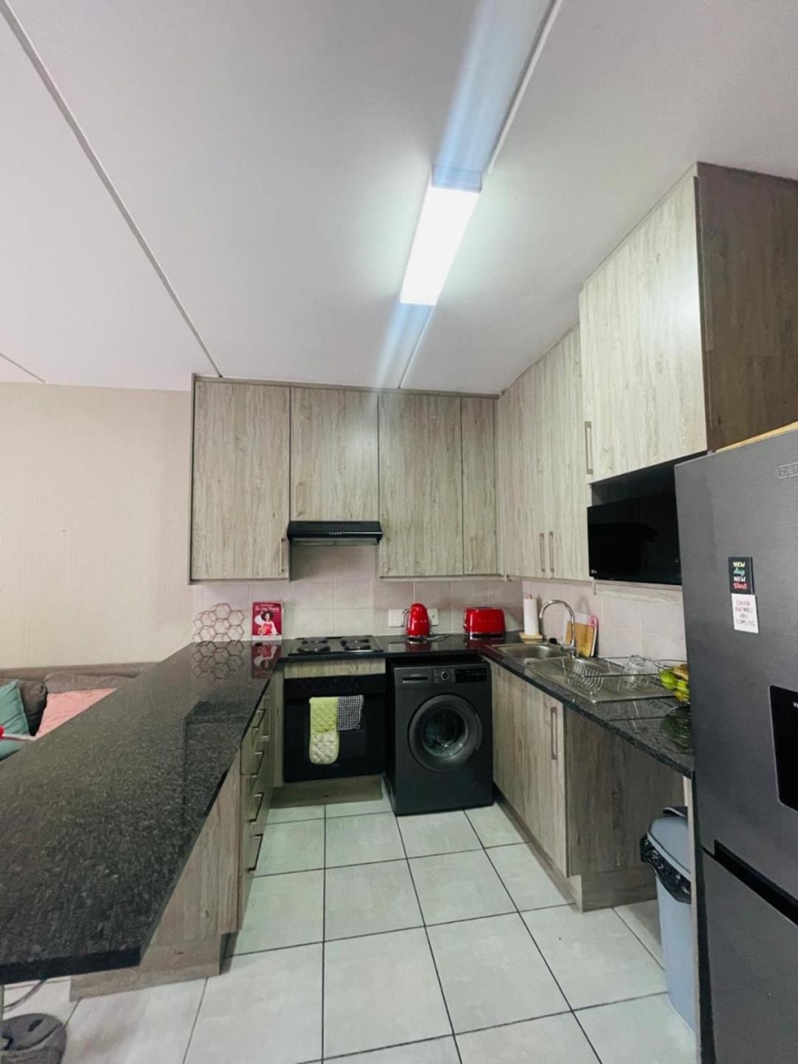2 Bedroom Property for Sale in Barbeque Downs Gauteng