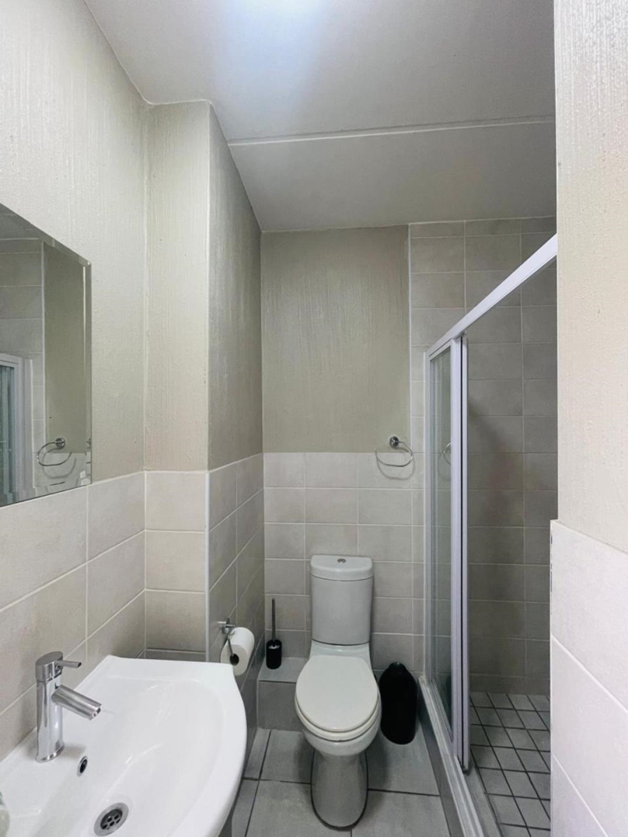 2 Bedroom Property for Sale in Barbeque Downs Gauteng