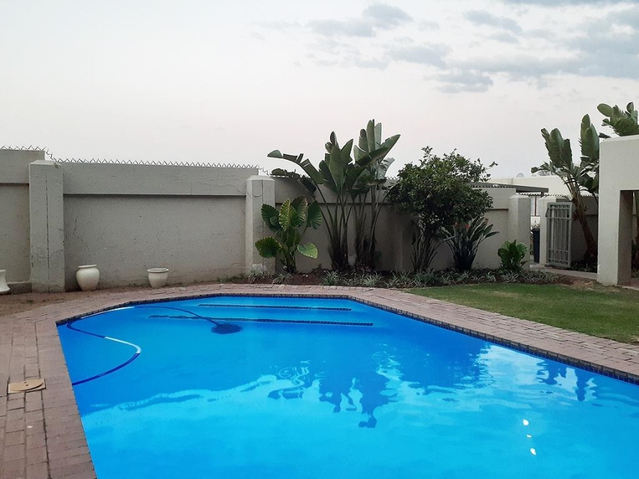 1 Bedroom Property for Sale in Kew Gauteng
