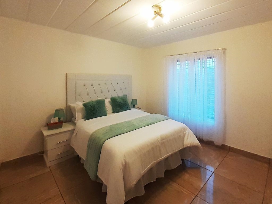 1 Bedroom Property for Sale in Kew Gauteng