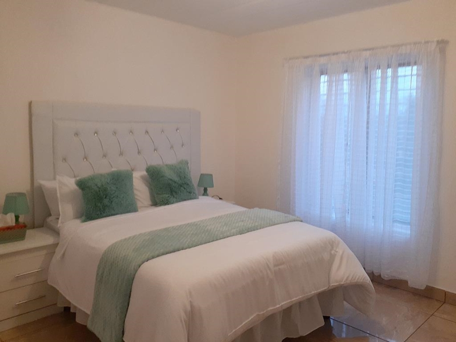 1 Bedroom Property for Sale in Kew Gauteng