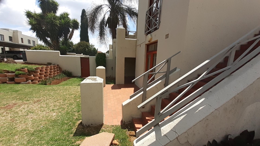 1 Bedroom Property for Sale in Kew Gauteng