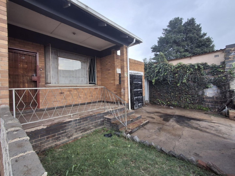 6 Bedroom Property for Sale in Bezuidenhout Valley Gauteng