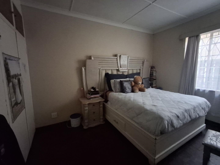 6 Bedroom Property for Sale in Bezuidenhout Valley Gauteng