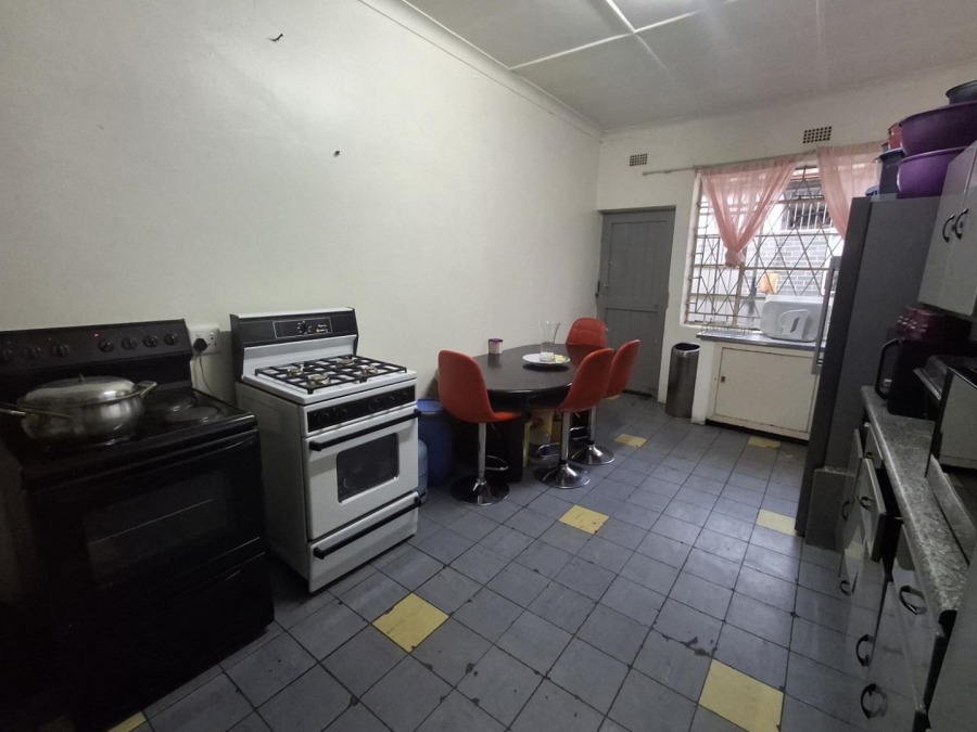 6 Bedroom Property for Sale in Bezuidenhout Valley Gauteng