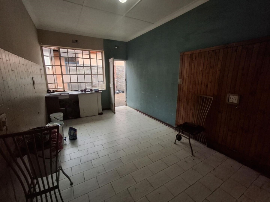 6 Bedroom Property for Sale in Bezuidenhout Valley Gauteng