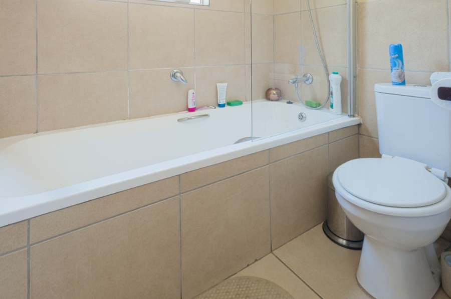 2 Bedroom Property for Sale in Lyndhurst Gauteng