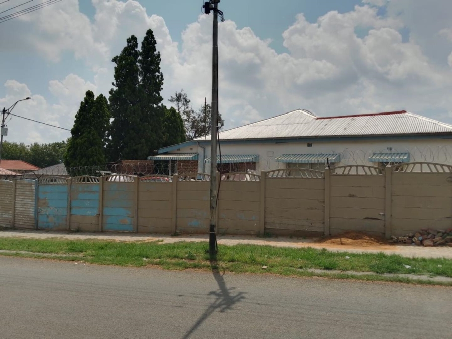 7 Bedroom Property for Sale in Rosettenville Gauteng