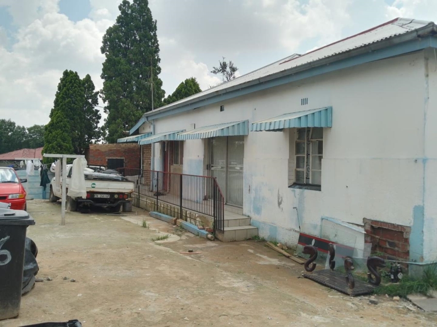 7 Bedroom Property for Sale in Rosettenville Gauteng