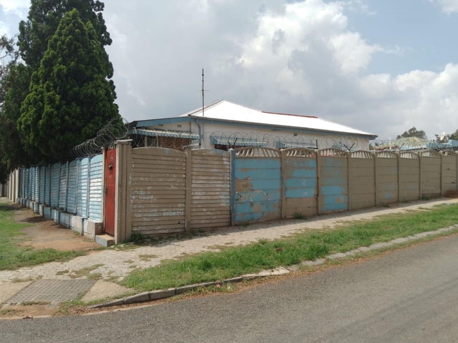 7 Bedroom Property for Sale in Rosettenville Gauteng